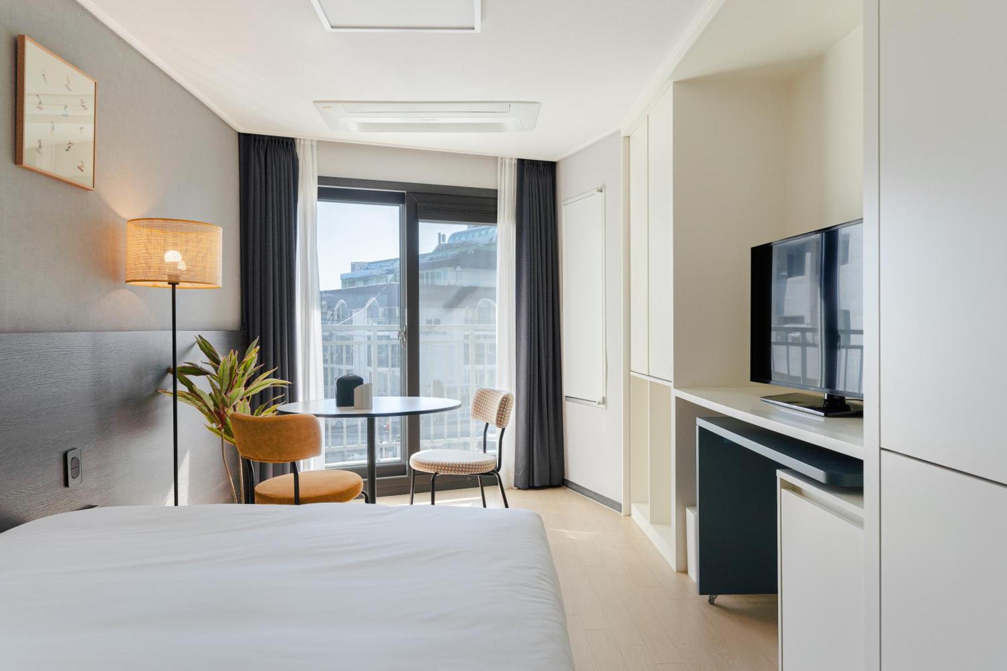Urbanstay Sokcho Beach Ab Exterior photo