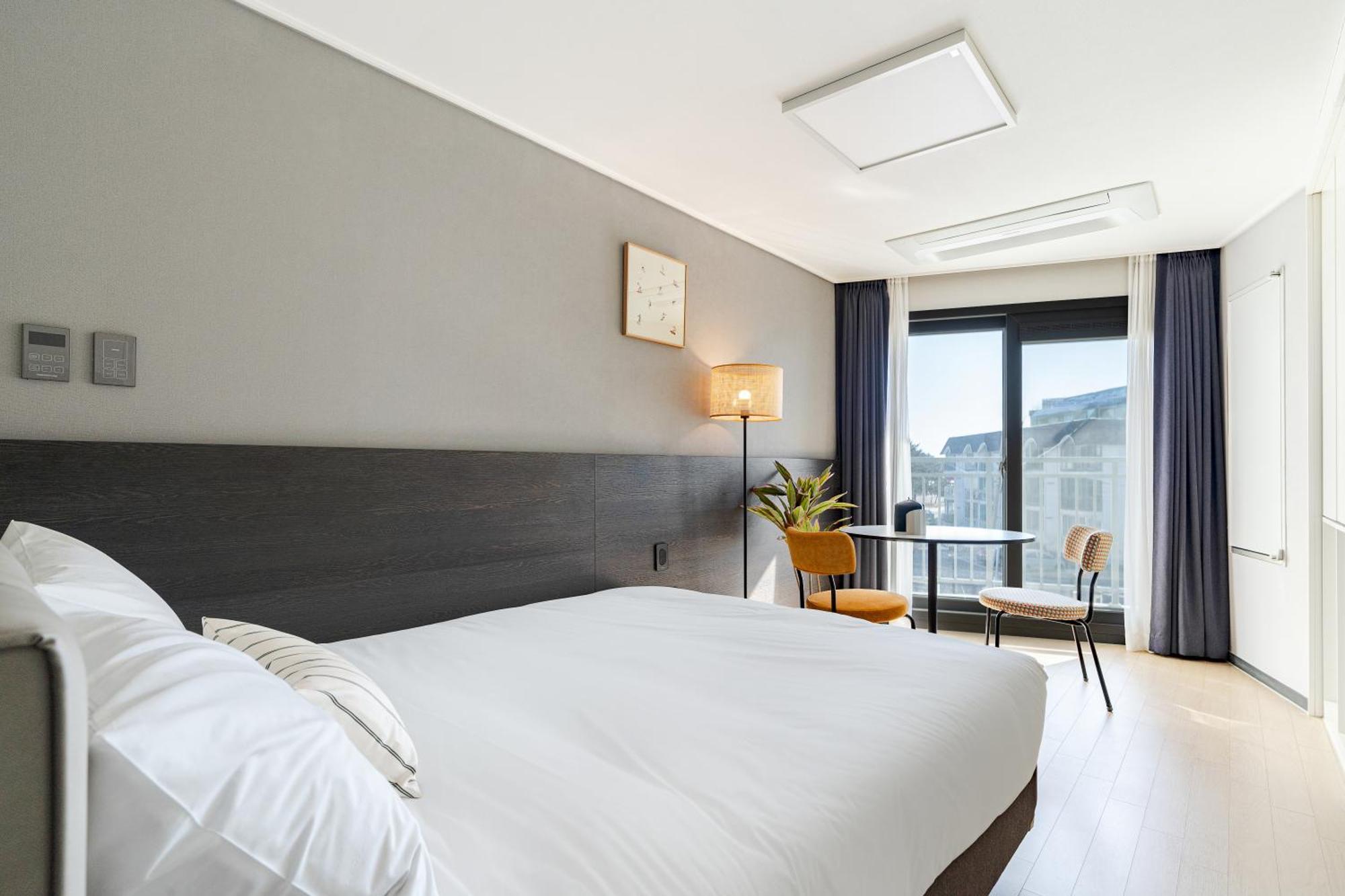 Urbanstay Sokcho Beach Ab Exterior photo