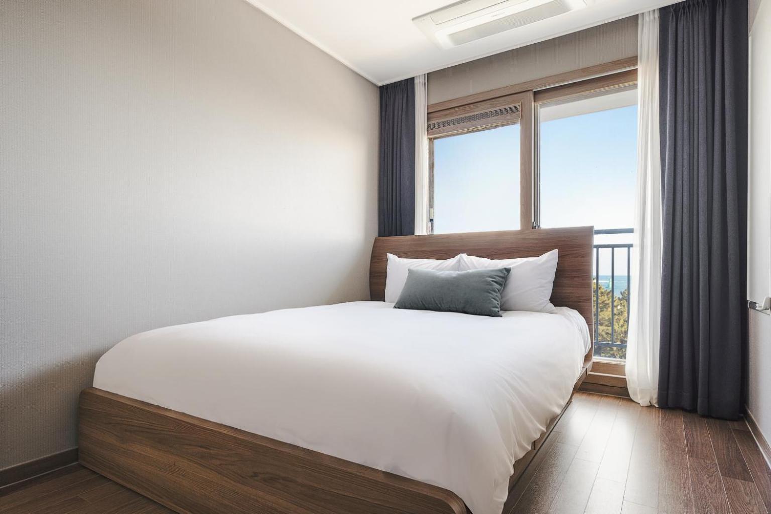 Urbanstay Sokcho Beach Ab Exterior photo