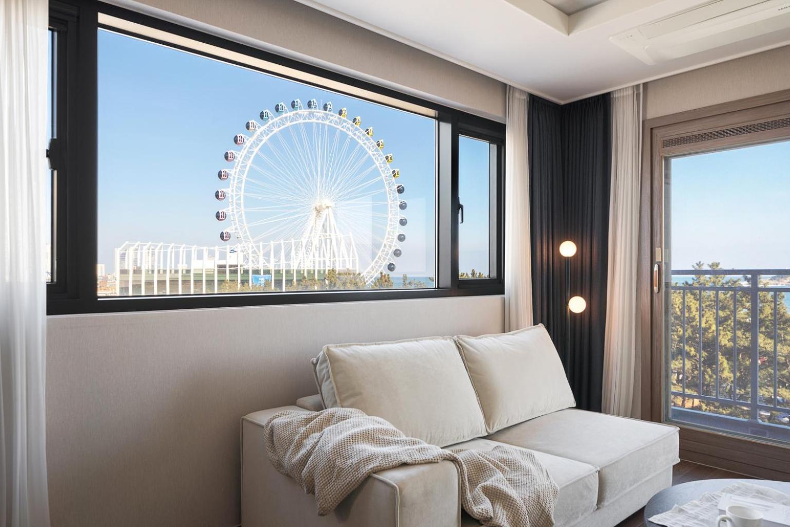 Urbanstay Sokcho Beach Ab Exterior photo